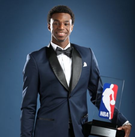 杰伦·布朗本赛季已经10次单节砍下15+，高居联盟第一（杰伦·布朗本季单节15+达成10次，领跑全联盟）