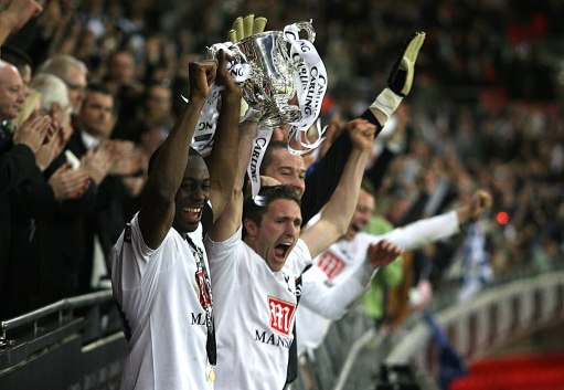 库里谈与斯潘塞搭档：只要是球商高的球员，我就能和他搭档（库里谈与斯潘塞联手：只要球商高，就能与我合拍）