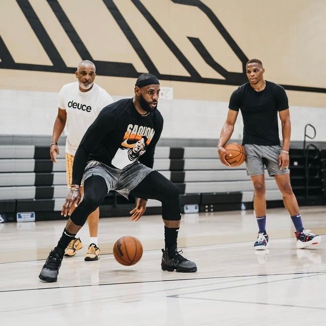 邮报：诺丁汉森林向欧足联投诉了欧联裁判的执法水平（邮报：诺丁汉森林就欧联裁判判罚水平向欧足联提出申诉）