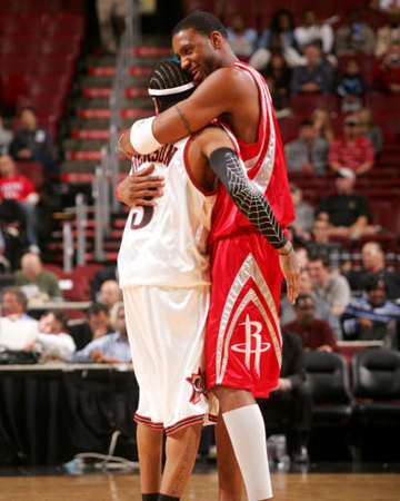 杨毅惊天言论：莱昂纳德回马刺也是一个双赢局面 球队能立即起飞（杨毅重磅观点：莱昂纳德回归马刺是双赢，球队将迅速腾飞）