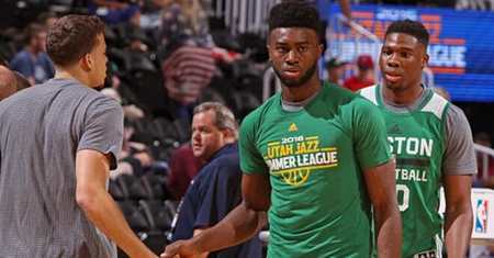 广东对抗训练！萨姆纳暴扣，王少杰好使，崔永熙未现身5v5！（广东队内对抗赛：萨姆纳上演暴扣，王少杰表现出色，崔永熙未参加5v5）