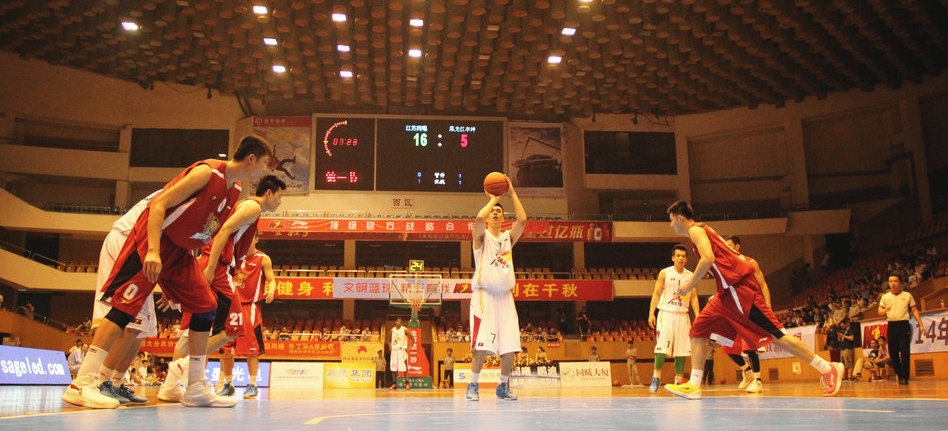 球员刚伤愈，图片报：科瓦奇会谨慎安排埃姆雷-詹的上场时间（图片报：埃姆雷-詹伤愈复出，科瓦奇将谨慎安排其出场时间）