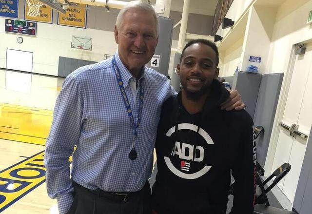 记者：罗马联系法比奥-席尔瓦团队，但若吉拉西离队他将留下（名记：罗马已接洽法比奥-席尔瓦团队，若吉拉西离开，席尔瓦将选择留队）